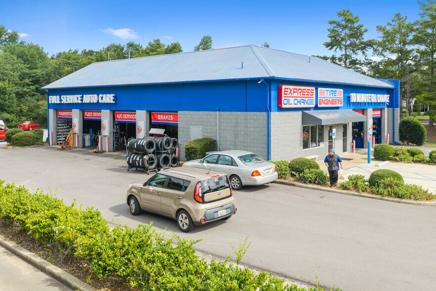 More Photos Of 2308 Pelham Pky, Pelham Auto Repair For Sale