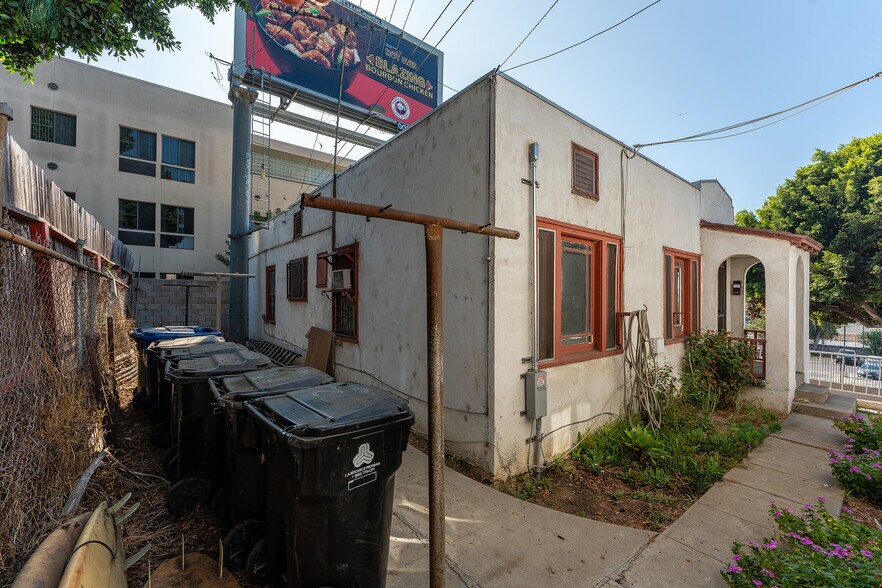 More Photos Of 272 S Burlington Ave, Los Angeles Apartments For Sale