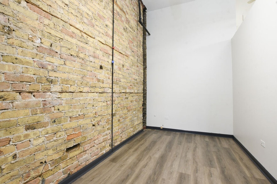 More Photos Of 3501 W Armitage Ave, Chicago Apartments For Lease