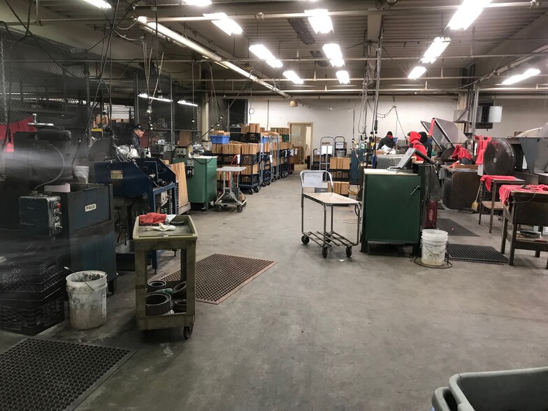 More Photos Of 1 Testa Pl, Norwalk Warehouse For Lease