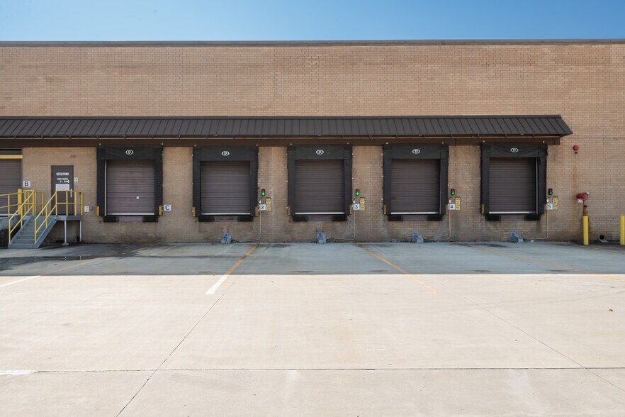 More Photos Of 6450 Jimmy Carter Blvd, Norcross Distribution For Lease