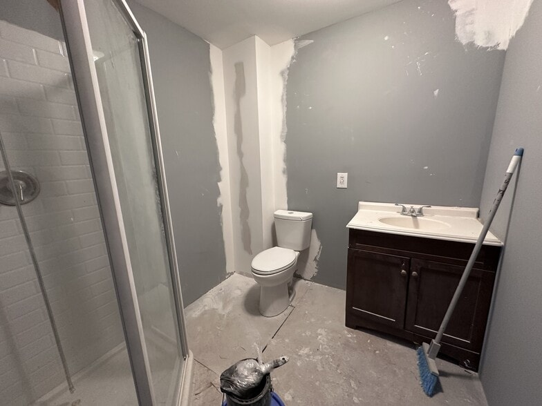 More Photos Of 610 N Chestnut St, Henderson General Retail For Sale