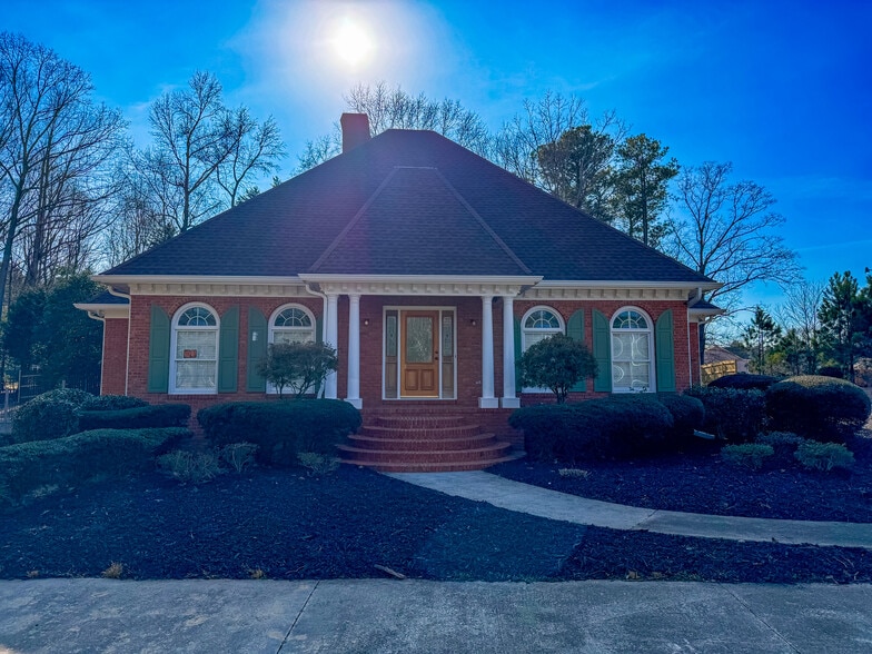 Primary Photo Of 2100 Gravel Springs Rd, Buford Medical For Lease