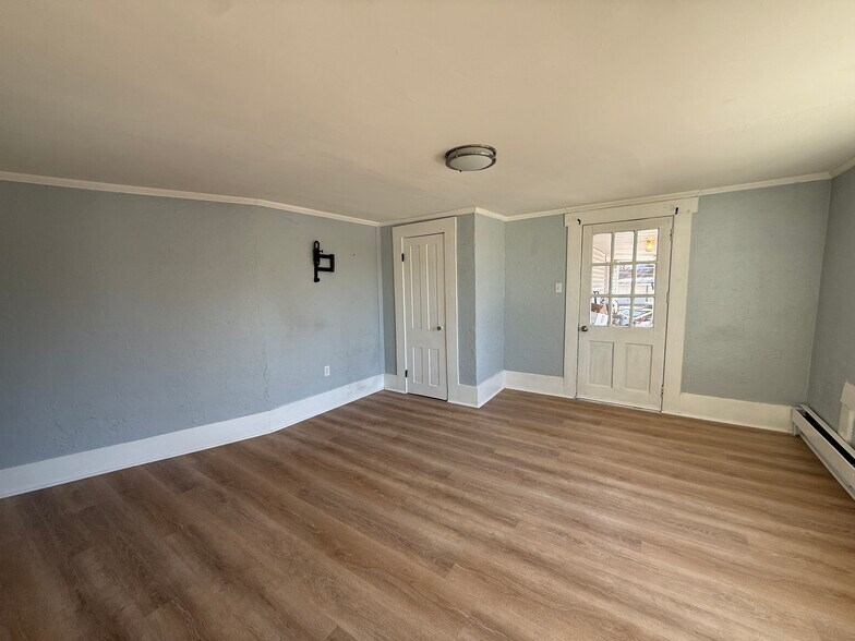 More Photos Of 2 Lyon St, Putnam Apartments For Sale