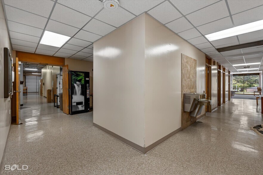 More Photos Of 523 Oxford Rd, Mansfield Office For Sale