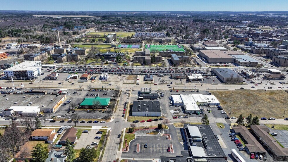 More Photos Of 1601 6th Ave, Stevens Point Freestanding For Lease