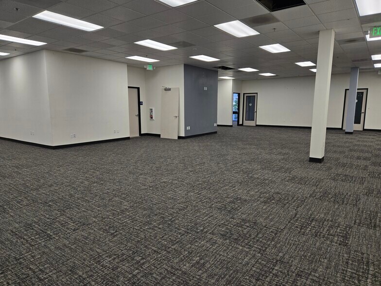 More Photos Of 21540-21622 Plummer St, Chatsworth Office For Lease