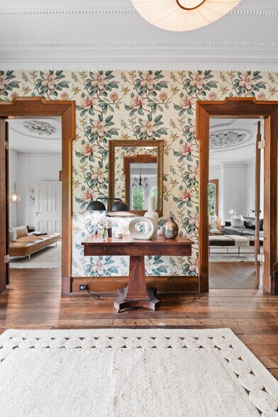 More Photos Of 204 Lawson St, Hot Springs Hotel For Sale