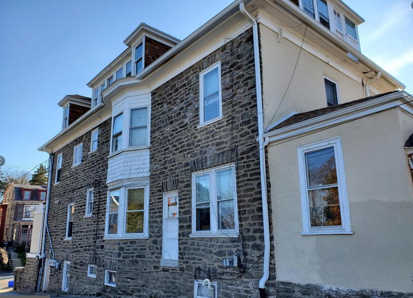 More Photos Of 536 Walnut Ln, Philadelphia Office Residential For Lease
