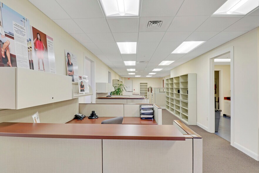 More Photos Of 6751 N Federal Hwy, Boca Raton Office For Sale