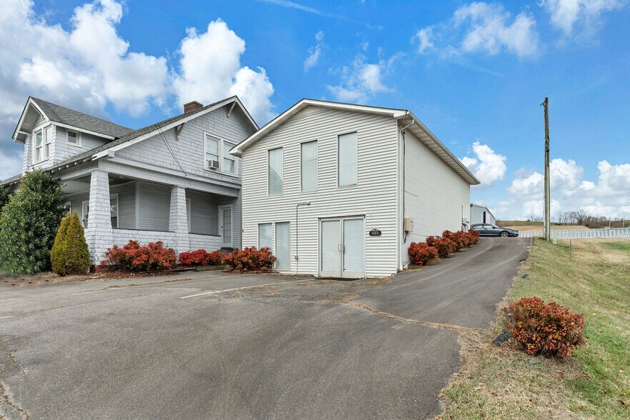 More Photos Of 973 W Main St, Abingdon Specialty For Sale