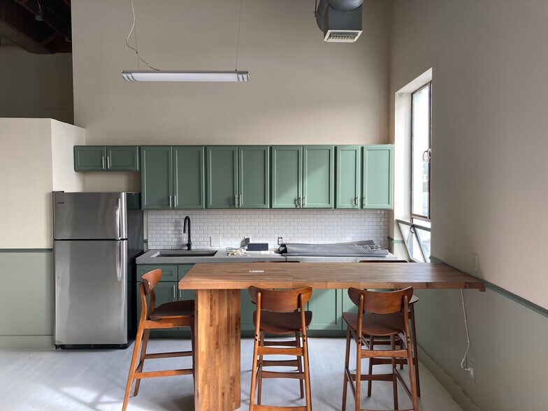 More Photos Of 5400-5420 Wilshire Blvd, Los Angeles Loft Creative Space For Lease