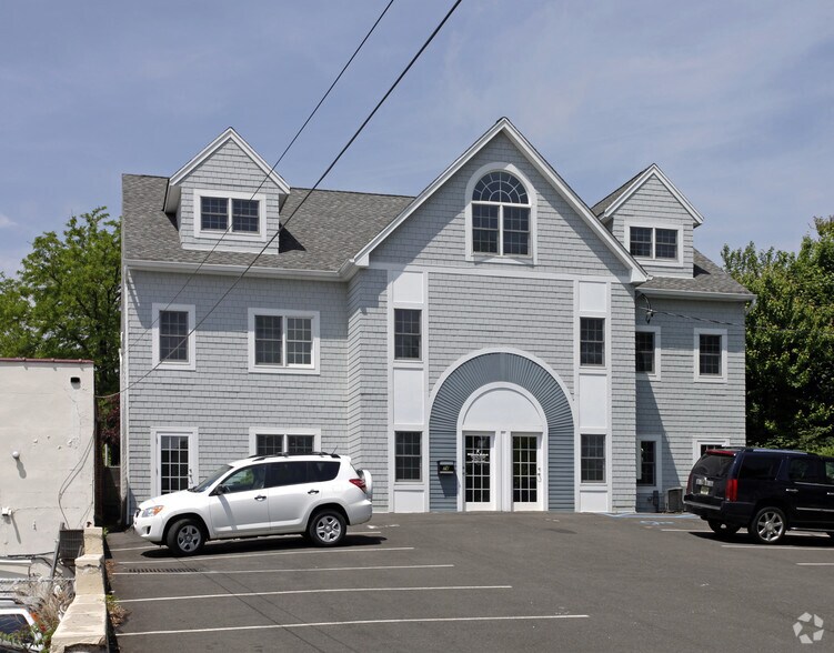 More Photos Of 74 Oak St, Ridgewood Office For Sale