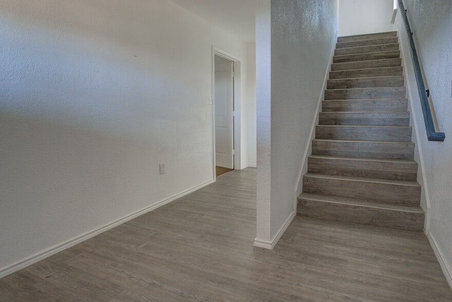 More Photos Of 185 Hidden Dr, Canyon Lake Apartments For Sale