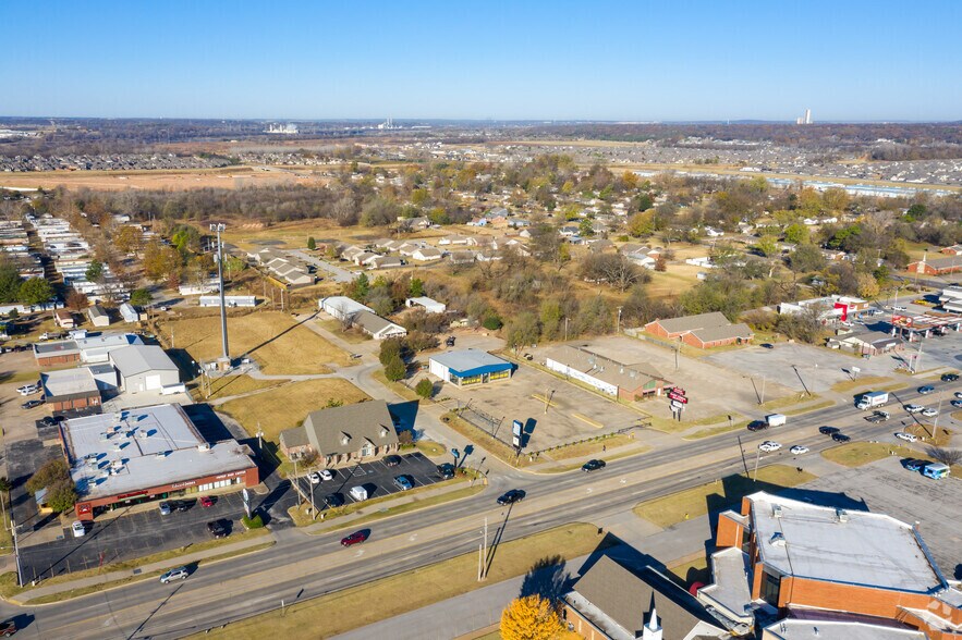 More Photos Of 13288 S Memorial Dr, Bixby Auto Dealership For Sale