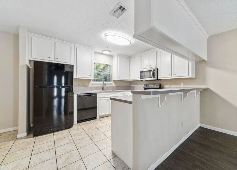 More Photos Of 100 Westpark Dr, Conroe Apartments For Sale