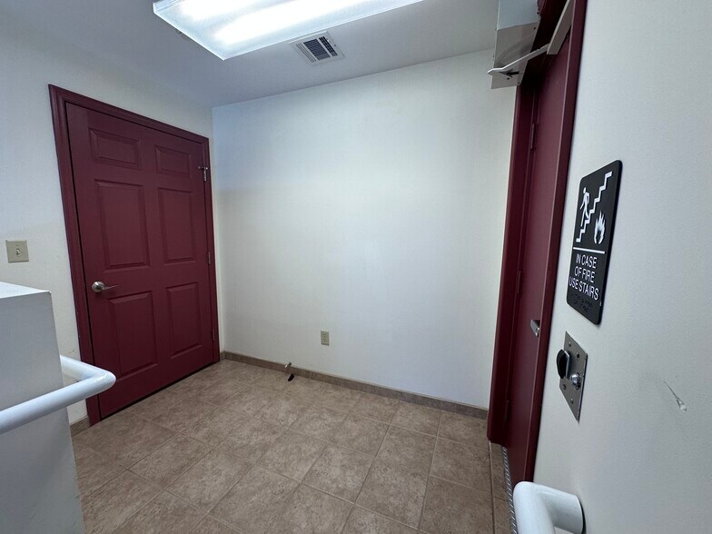 More Photos Of 85 Hopper Ave, Waldwick Medical For Lease