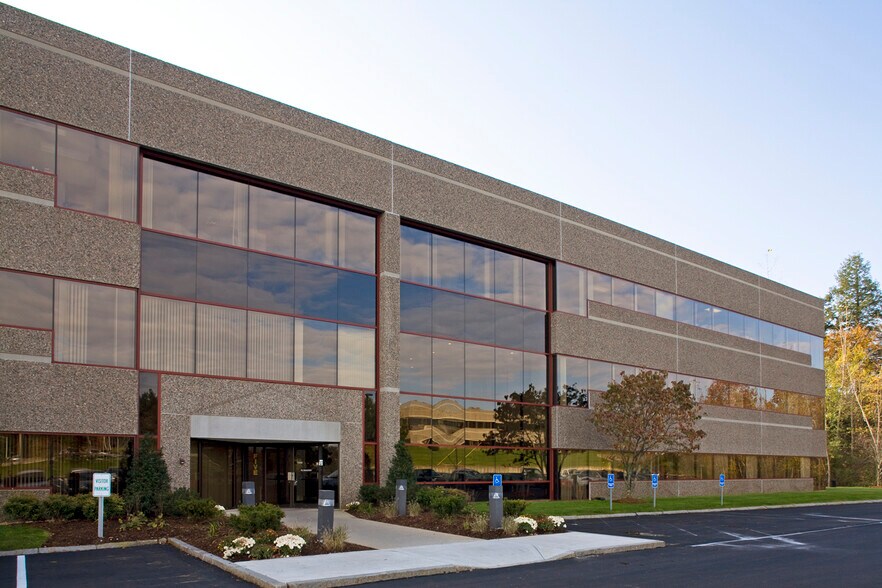 More Photos Of 1 Bedford Farms Dr, Bedford Unknown For Lease