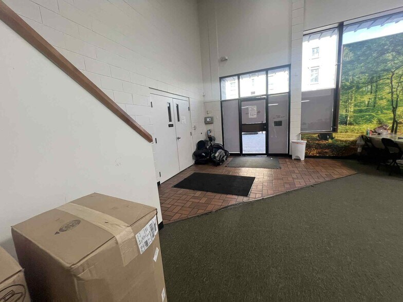 More Photos Of 256 24th St, Ogden Freestanding For Lease