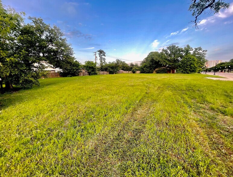 More Photos Of 3907 College Main St, Bryan Land For Sale