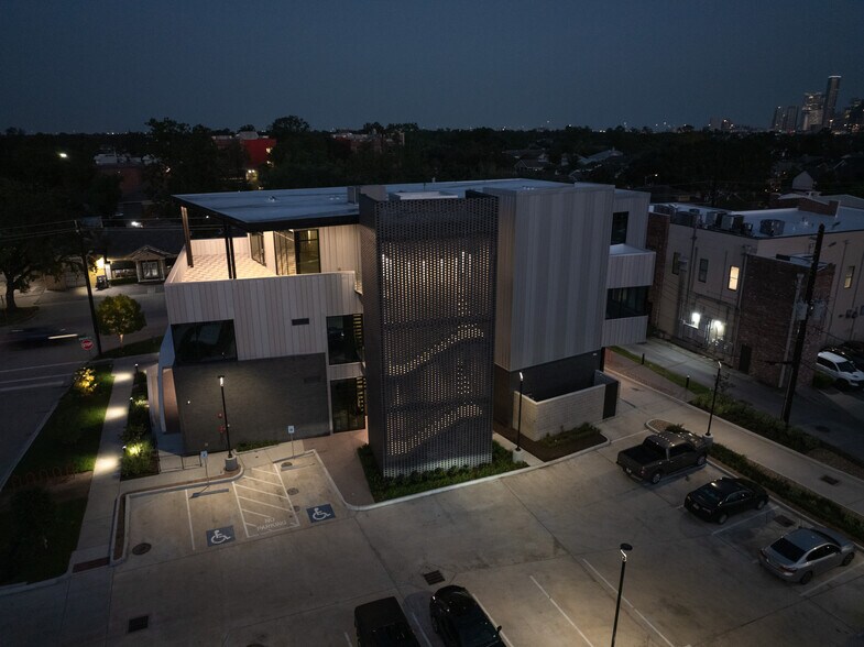 More Photos Of 1023 Studewood St, Houston Storefront Retail Office For Lease