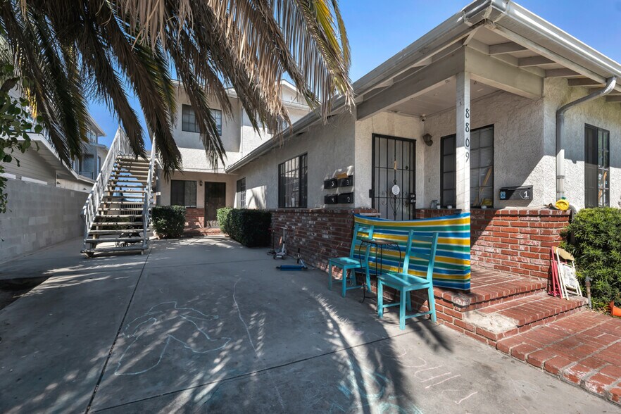 More Photos Of 8807 Canby Ave Ave, Northridge Apartments For Sale