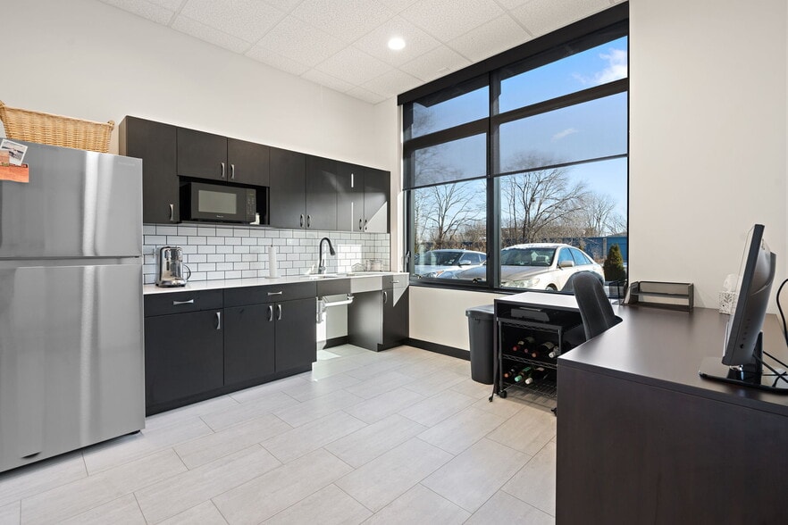 More Photos Of 1120 Lincoln Hwy, Schererville Freestanding For Lease
