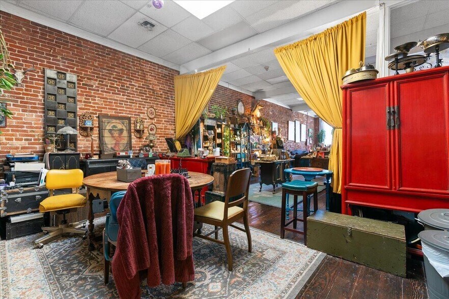 More Photos Of 107 W Main St, Grass Valley Storefront Retail Office For Sale