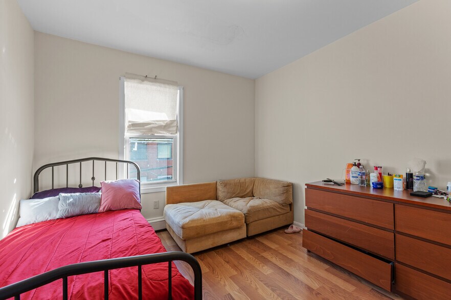 741747 E Main St, Bridgeport, CT 06608 Apartments For Sale