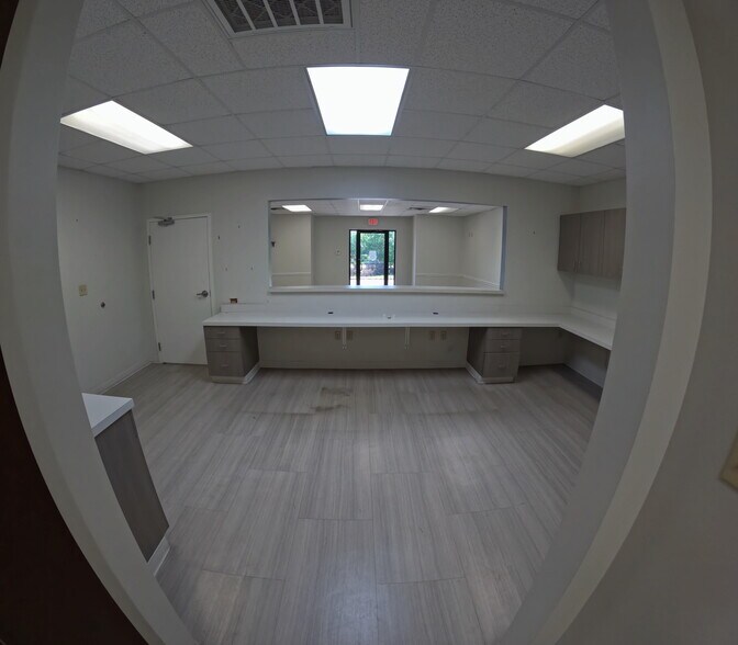 More Photos Of 11870 Cranston Dr, Arlington Office For Lease