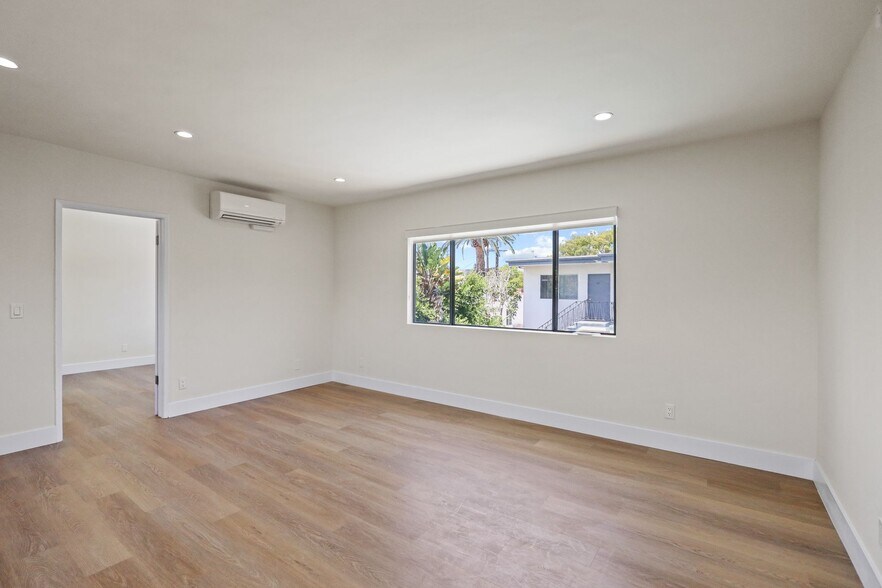 More Photos Of 2001 Penmar Ave, Venice Apartments For Sale