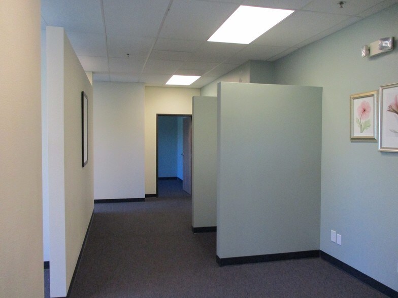 More Photos Of 4517 Market St, Ventura Light Distribution For Lease