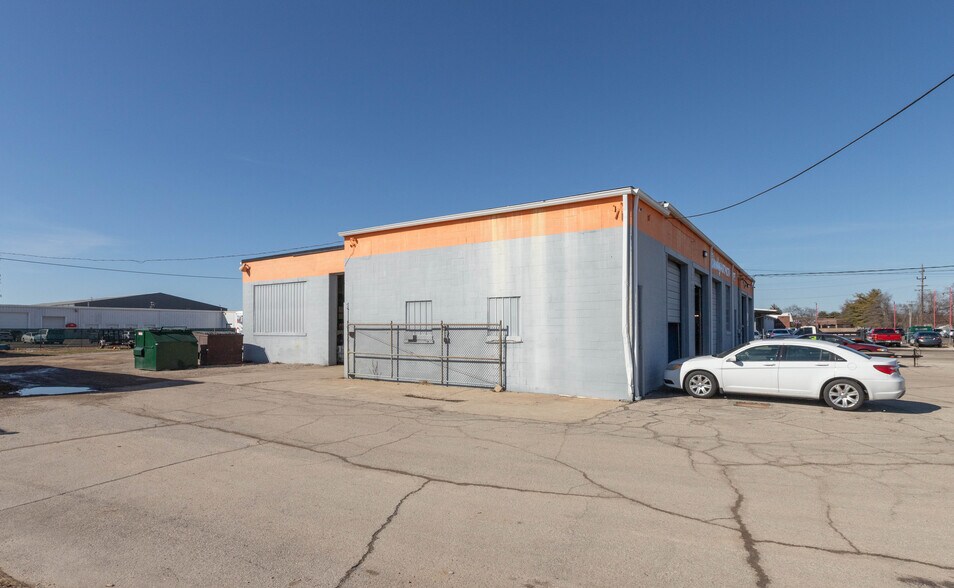More Photos Of 2660 Hawcreek Blvd, Columbus Warehouse For Sale