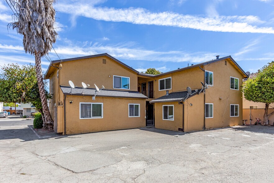 More Photos Of 2136 Main St, Santa Clara Apartments For Sale