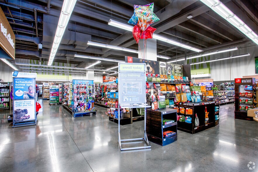 More Photos Of 2800 Ygnacio Valley Rd, Walnut Creek Unknown For Lease
