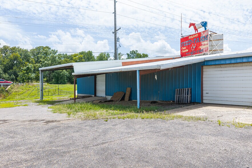 More Photos Of 479247 US Highway 64, Roland Flex For Sale