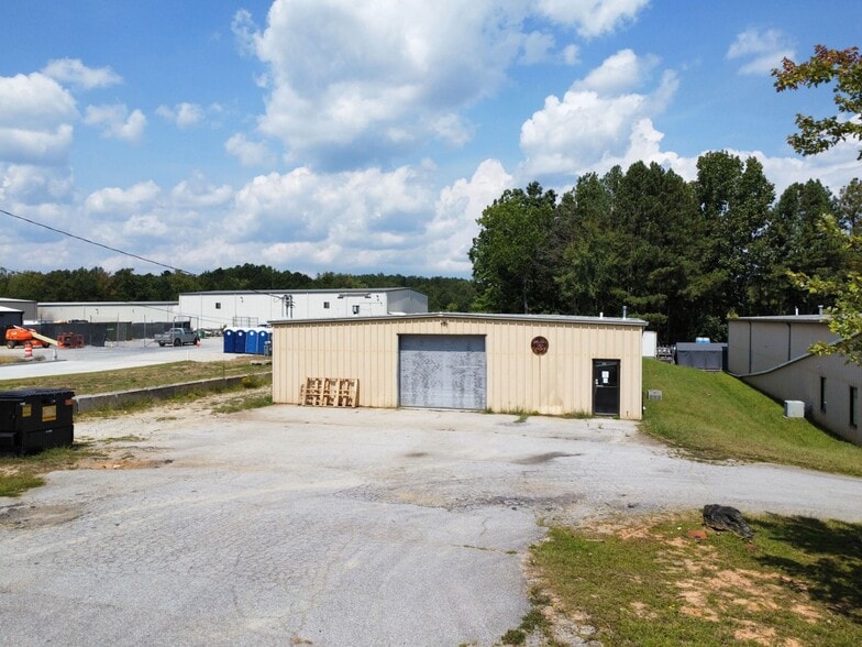 More Photos Of 1129 Industrial Blvd N, Dallas Industrial For Sale