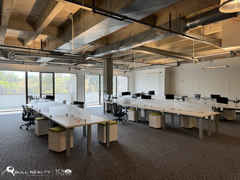 More Photos Of 550 Pharr Rd NE, Atlanta Office For Sale