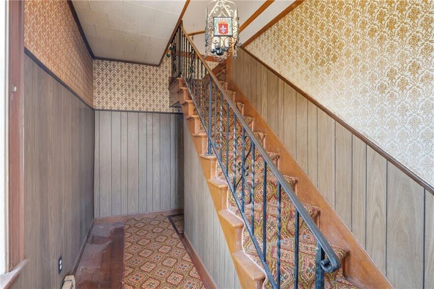 More Photos Of 400 Thames St, Bristol Multifamily For Sale