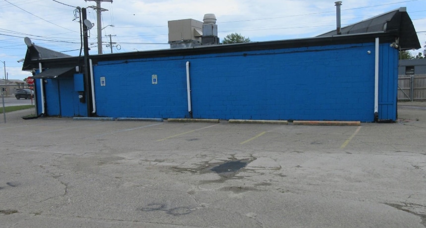 Primary Photo Of 21665 Groesbeck Hwy, Warren Office For Sale