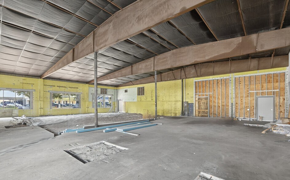 More Photos Of 504 Avenue D NW, Winter Haven General Retail For Lease