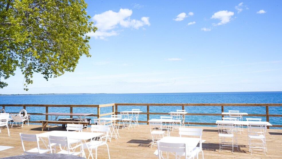 More Photos Of 349 Wellington Main St, Prince Edward Hotel For Sale