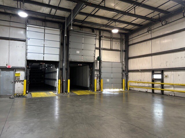 More Photos Of 140 Industry Rd, Georgetown Manufacturing For Lease