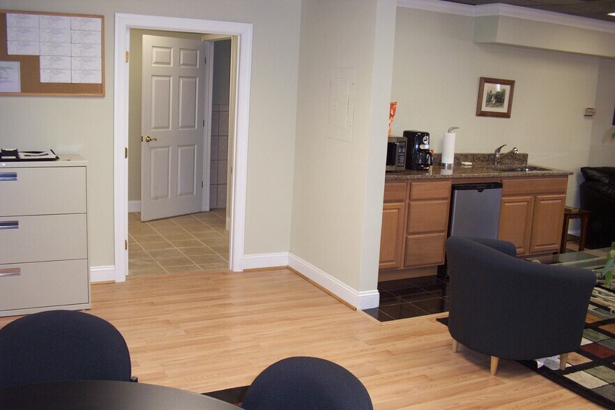 More Photos Of 8311 Wisconsin Ave, Bethesda Medical For Sale