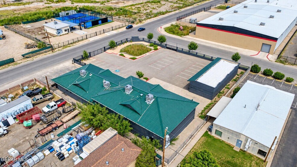 More Photos Of , Sunland Park Flex For Sale