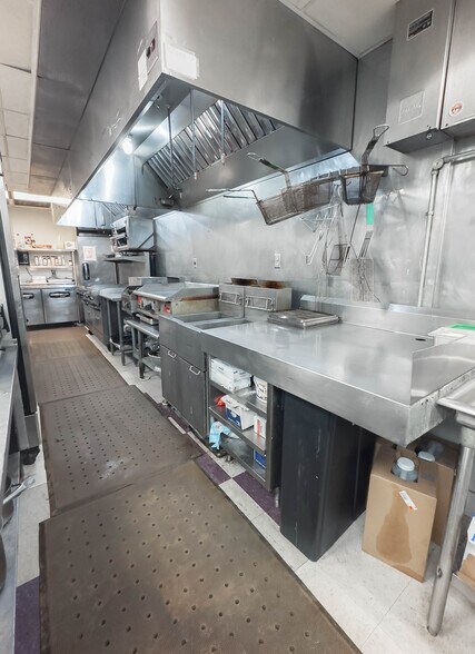 More Photos Of 205 Main St, Onalaska Specialty For Sale