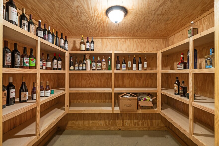 More Photos Of 2692 Highway 105 W, Navasota Specialty For Sale