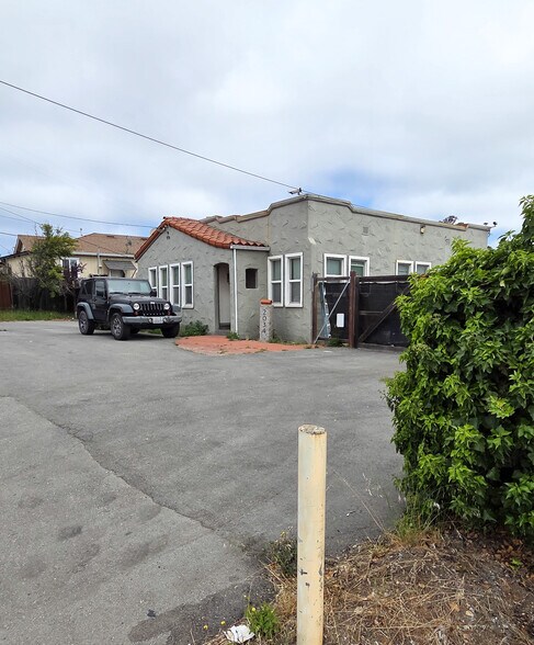 Primary Photo Of 2026 Freedom Blvd, Freedom Office For Sale