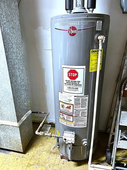 More Photos Of 3620 W Division St, Chicago Storefront For Sale