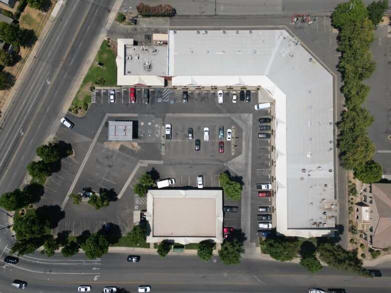 More Photos Of 1747 Live Oak Blvd, Yuba City General Retail For Sale